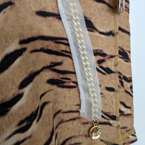 WEWOREWHAT Tiger Brushed Nylon Gold Chain High Rise Bike Short NEW Size M - Picture 5 of 8